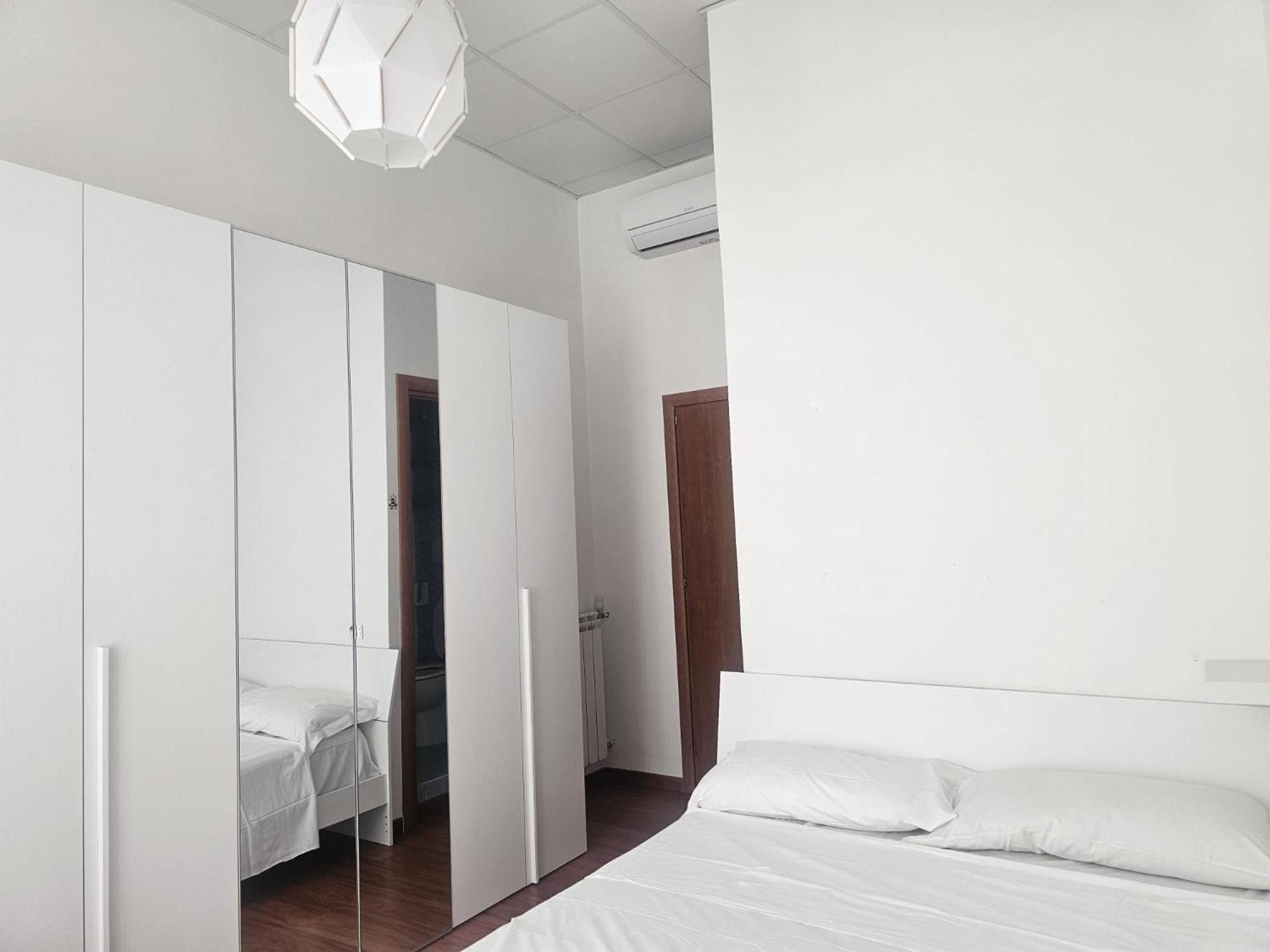 Camera Singola con Bagno Privato